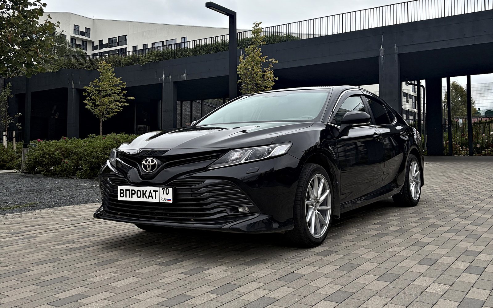 Toyota Camry 2021 в аренду в Томске, фото 2 из 8