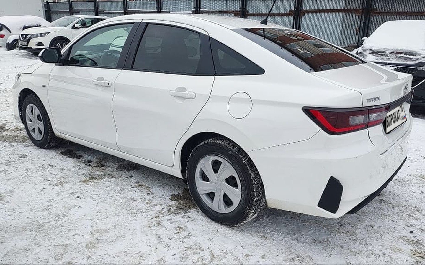 Toyota Yaris 2022 в аренду в Томске, фото 4 из 6