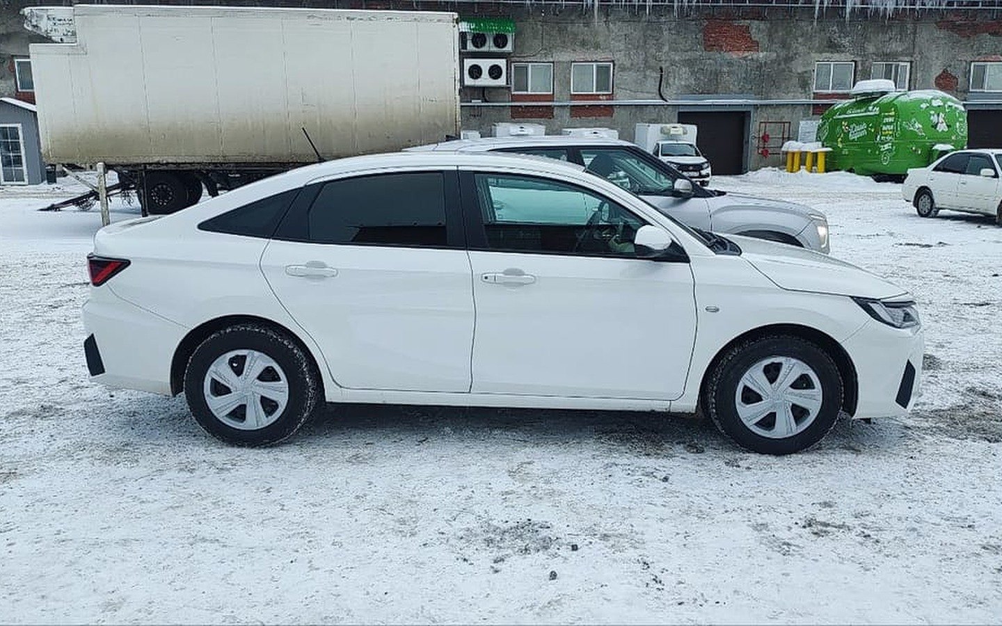 Toyota Yaris 2022 в аренду в Томске, фото 5 из 6